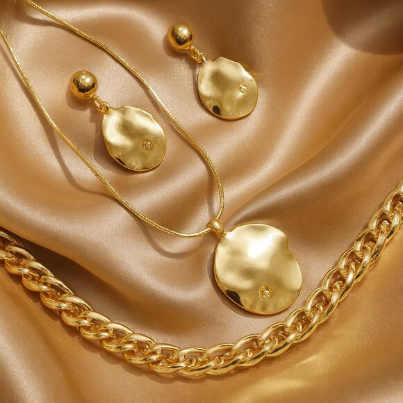 Laundry by Shelli Segal Gold-Tone Necklace & Earrings Set – Elegant Jewelry - Picture 1 of 9